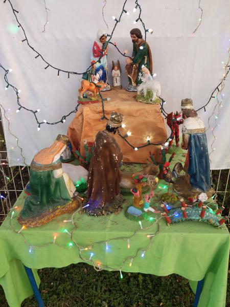 Nativity scene, Ajijic.  Baby Jesus is missing, but appears later.