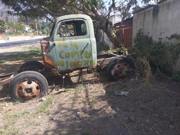 A truck that has seen better days, Ajijic.
